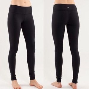 Black LULULEMON Leggings